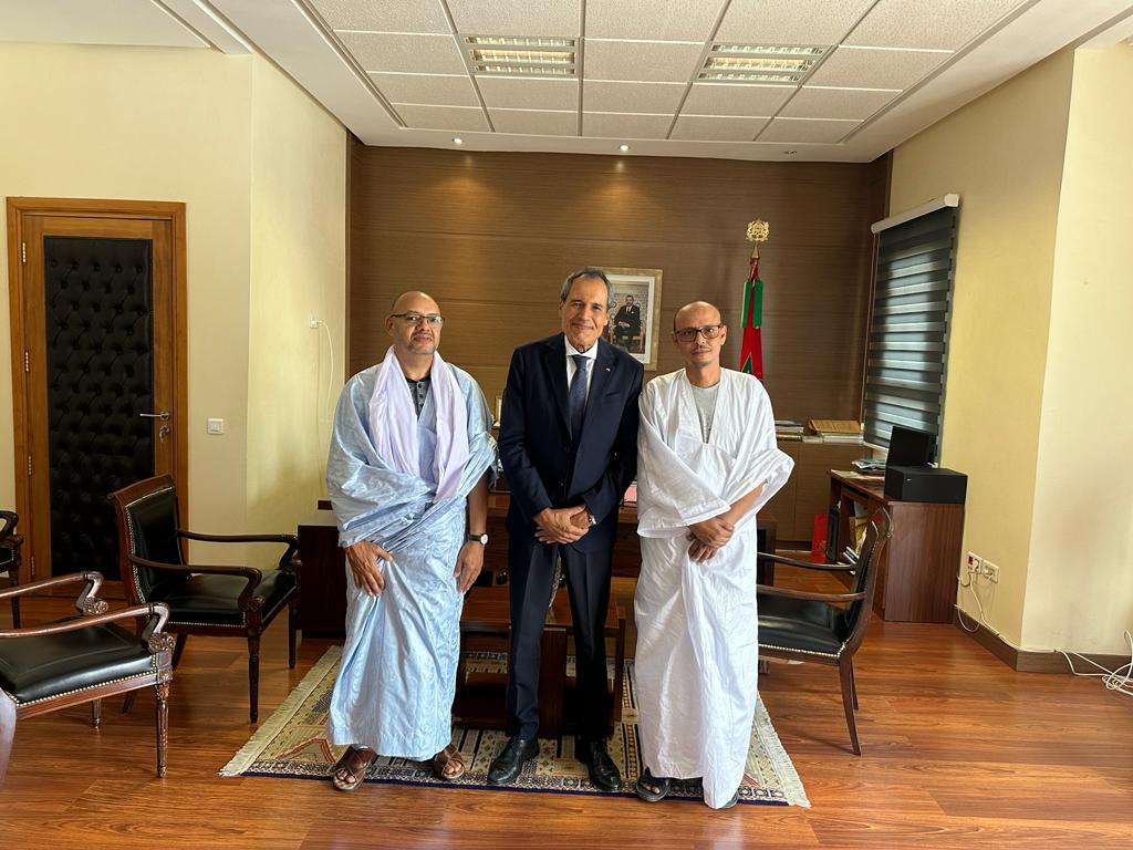 لقاء مع السفير